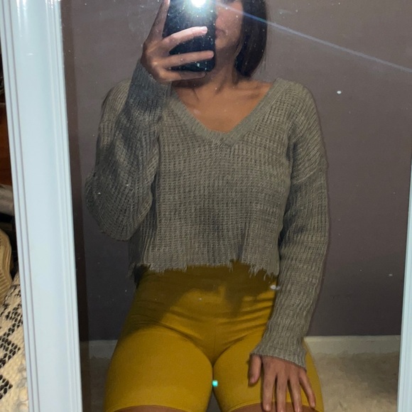 Sweater - Picture 1 of 2